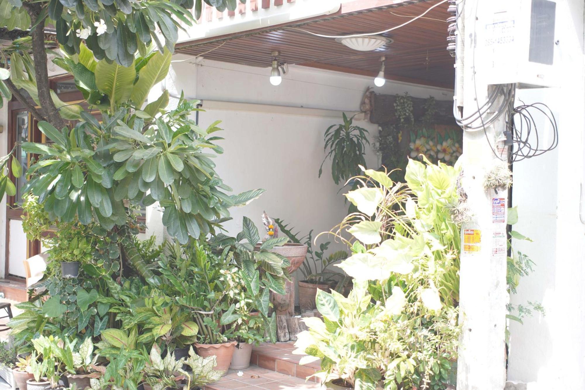 A House Boutique Guesthouse Bangkok Dış mekan fotoğraf